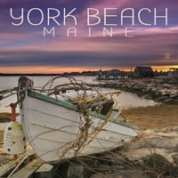 Йорк Бийч, Мейн, дървена лодка на плажа