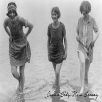 Ocean City, Ню Джърси, Women Wading, Vintage Photography